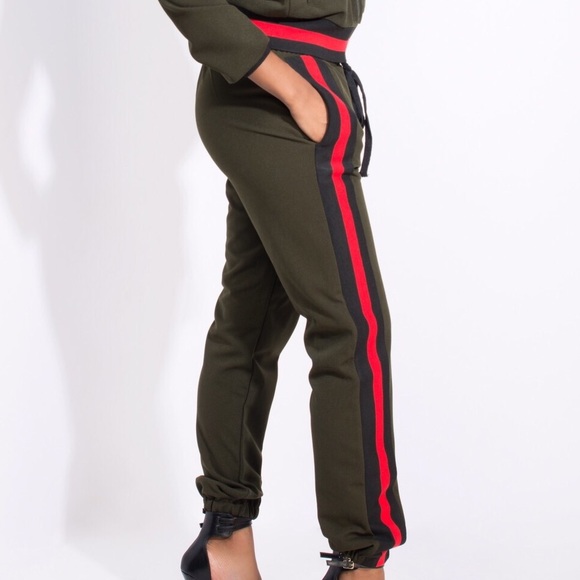 Striped Tracksuit w/ Puff Sleeve - Track pants - Picture 4 of 5